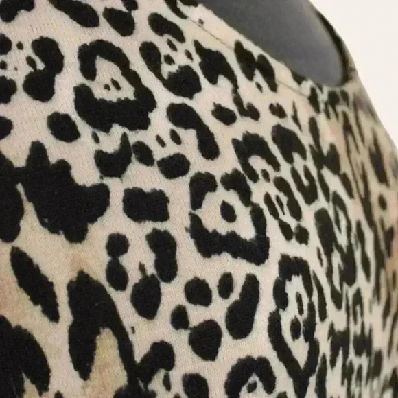 🔵2/$15 ~ TanJay Petite sleeveless medium leopard print top medium - Picture 4 of 6